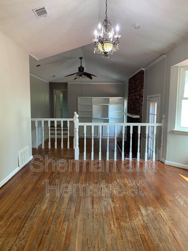 Foto del edificio - 4027 River Watch Pkwy