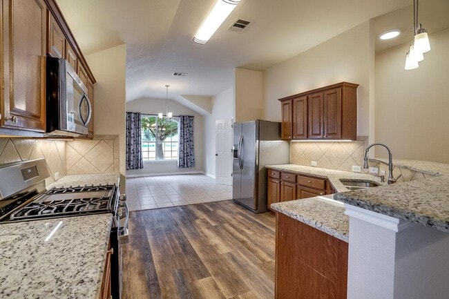 Foto del edificio - 4332 Hidden Park Dr