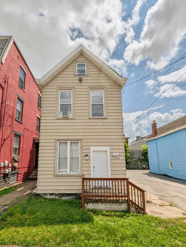 Building Photo - 2322 Stratford Ave