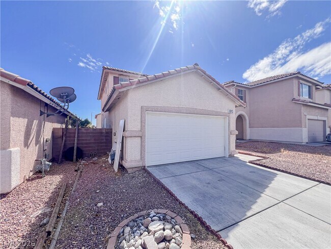 Foto del edificio - 8913 Kingswood Dr