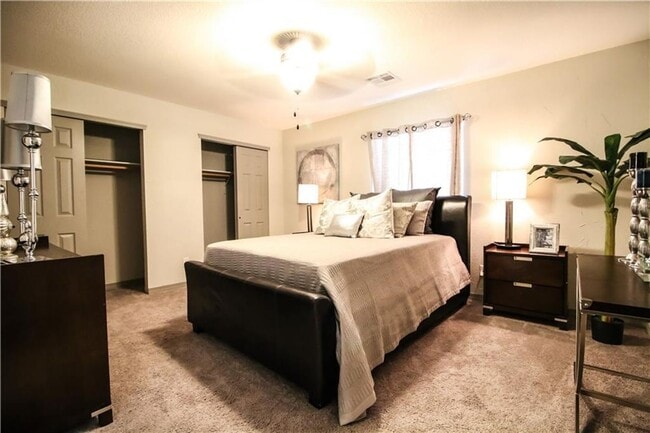 Building Photo - Desirable 4 bedroom, 2 bath home in East E...