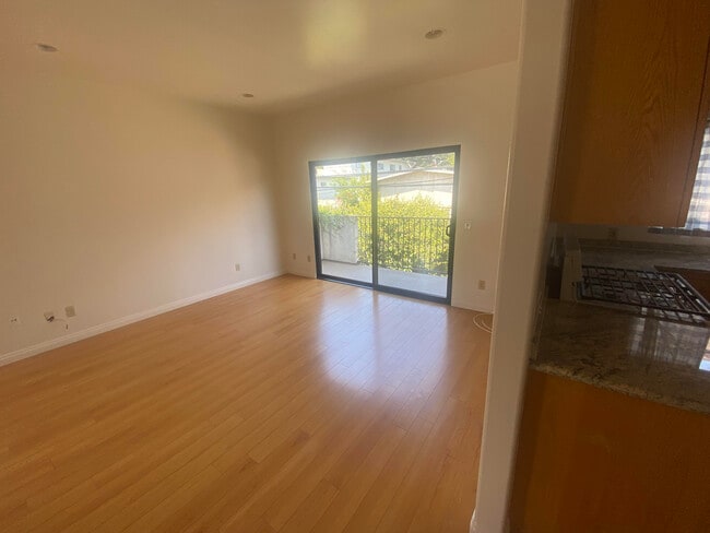 Building Photo - 80 S Meridith Ave