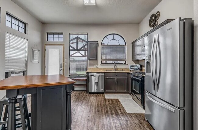 Foto del edificio - 3904 Pawnee Creek Ct