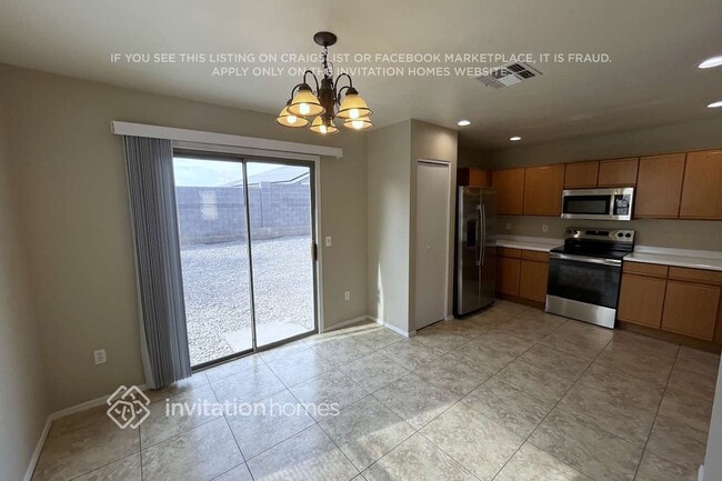 Building Photo - 12628 N Main St