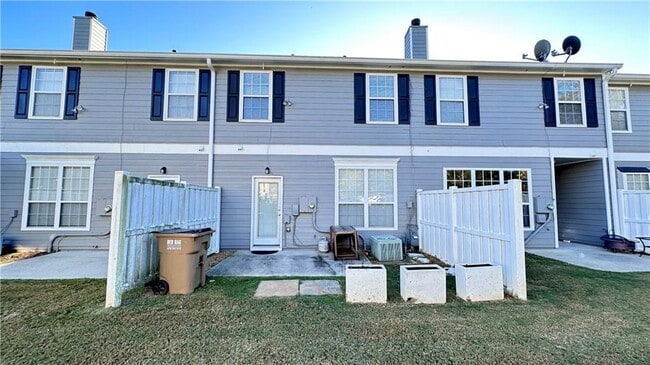 Foto del edificio - 6243 Shoreview Cir