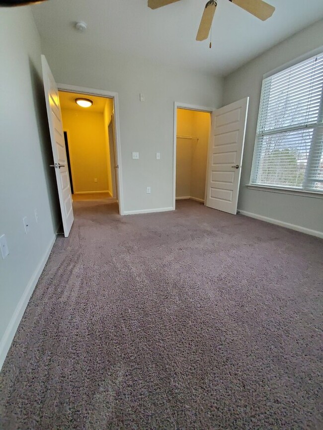 Foto del edificio - 1801 Capital Creek Dr