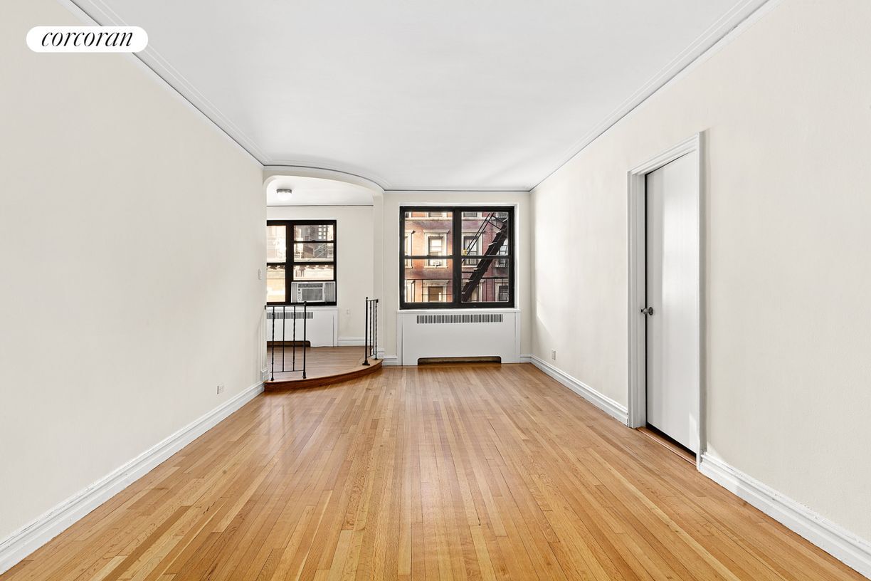 Foto principal - 222 E 35th St