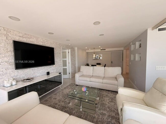 Building Photo - 531 N Ocean Blvd