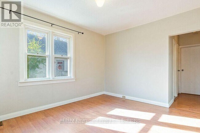 Photo du bâtiment - 115 Stewart St