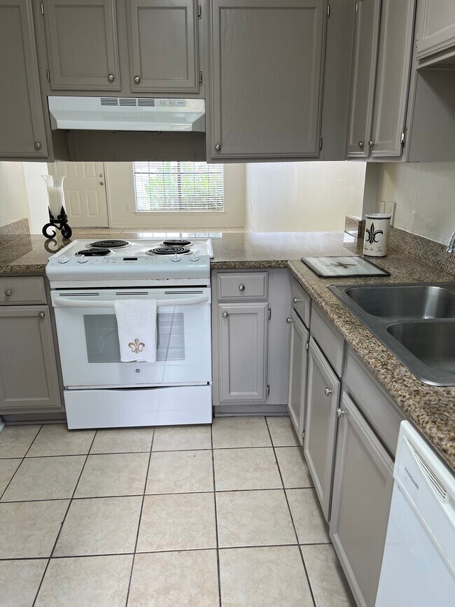 Foto del edificio - 7091 Perkins Place Ct
