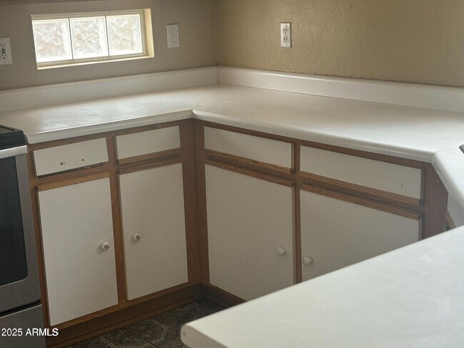 Foto del edificio - 4136 N 113th Dr
