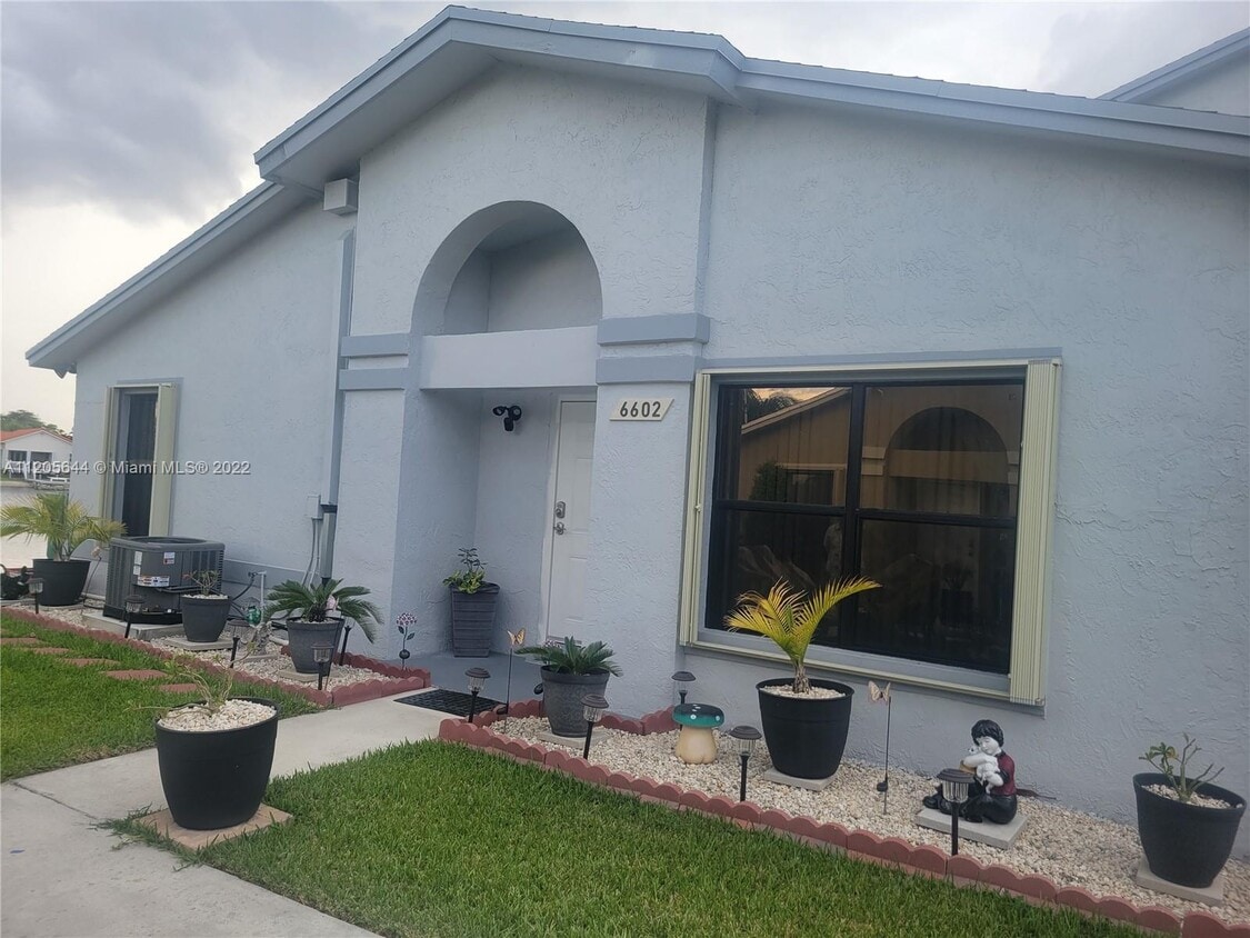 Primary Photo - 6602 SW 152nd Pl