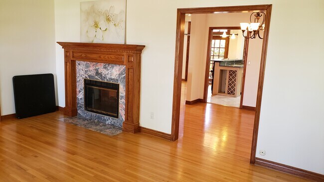 Living Room - 2823 Coolidge Ave