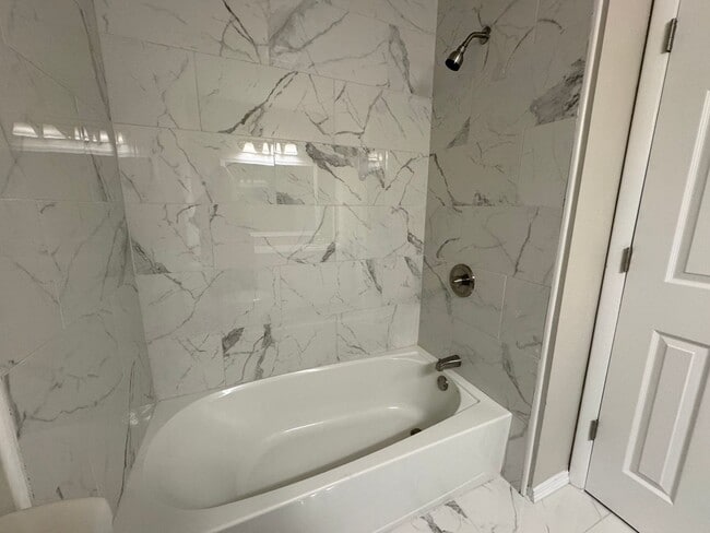 Foto del edificio - COMING SOON: Gorgeous 4 bedroom 2 bathroom home in Broken Arrow