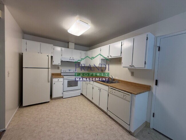 Building Photo - 1591 Merritt Dr