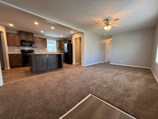 Building Photo - 71676 Heather Ct