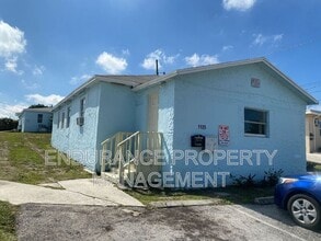 Building Photo - 1125 W 28th St