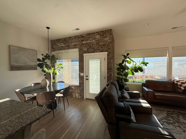 Foto del edificio - 659 S Goose Creek Dr