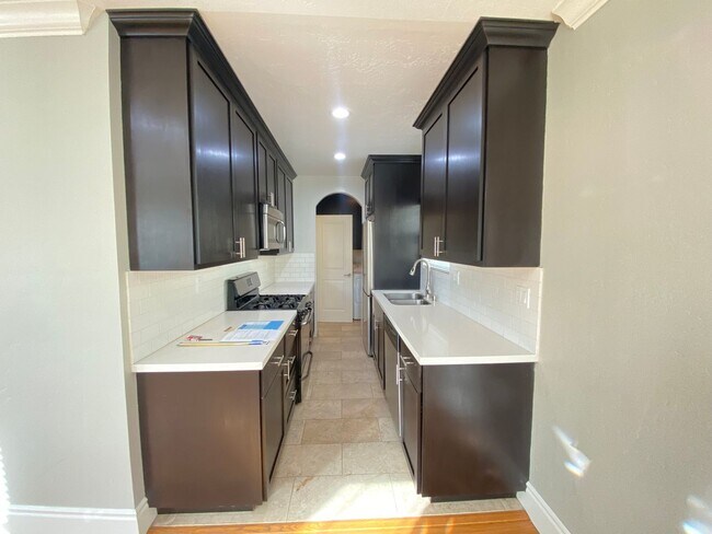 Foto del edificio - 1BD/1BA Cottage Home at B Street Bungalows – Modern Luxury Meets Mission Style Charm!