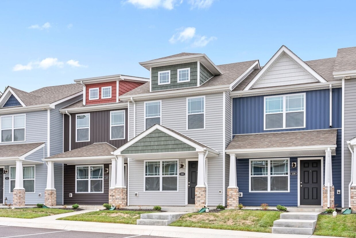 Primary Photo - 2 Bedroom 2 1/2 Bath Pet Friendly Condo Fo...