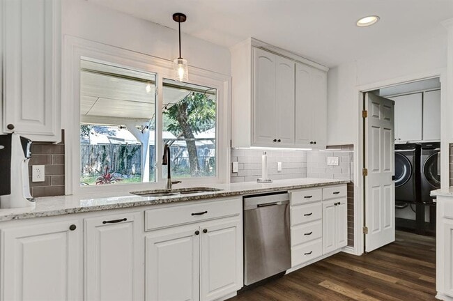 Building Photo - 1312 Quailfield Cir