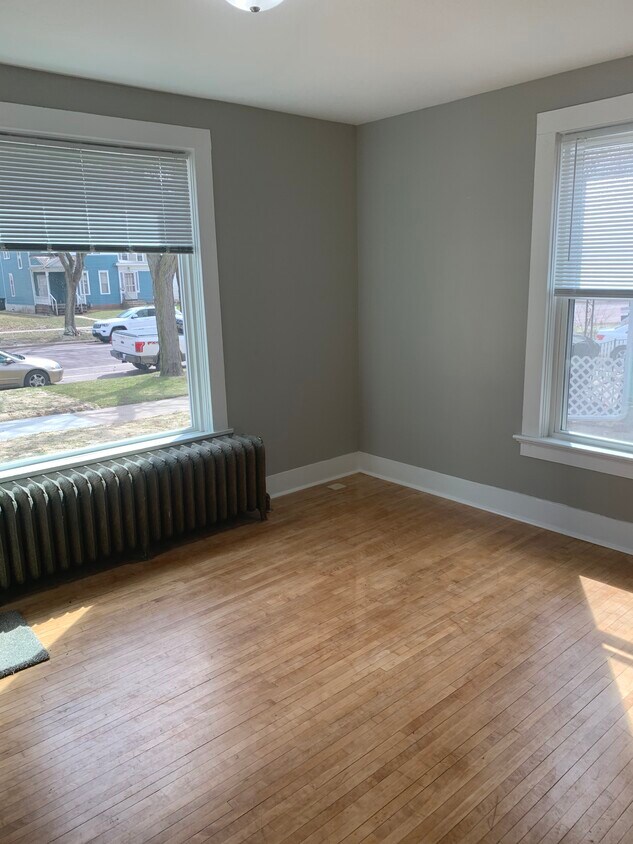 516 N Broad St Unit 1, Mankato, MN 56001 Apartments in Mankato, MN