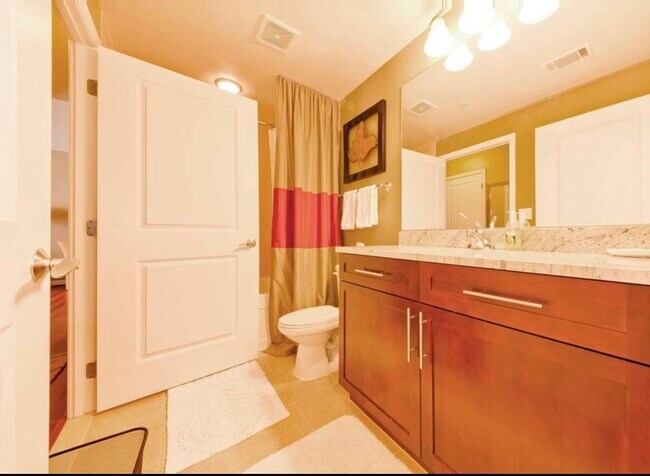 Bathroom - 157 Fleet St