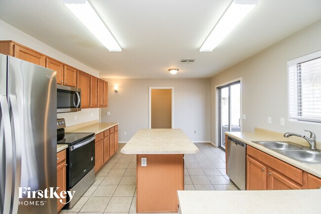 Building Photo - 1858 E Omega Dr