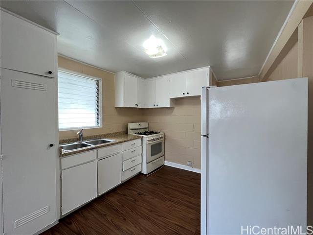 Building Photo - 718 Hoawa St