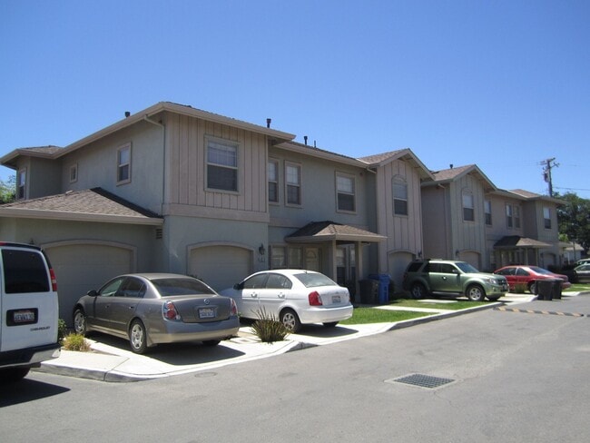 Foto del edificio - Luxury Townhome for Rent in Greenfield