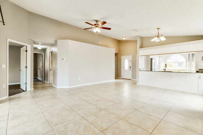 Foto del edificio - 7921 Hathaway Dr