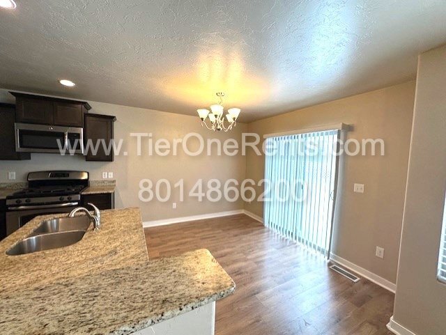 Foto del edificio - Move in special: $500 off First months rent!