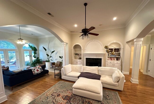 Building Photo - Collierville Home NOW Available on the Gol...