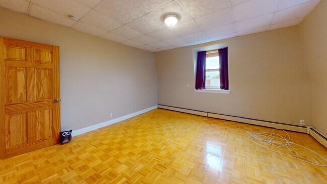 Foto del edificio - 49 Glenwood Rd