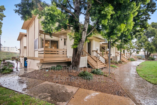 Building Photo - 4098 Valeta St
