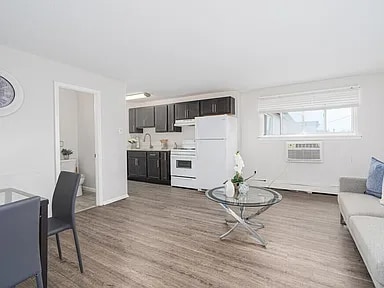 Photo - 630 W Fisher Ave Apartment