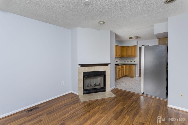 Building Photo - 113 Thoreau Dr