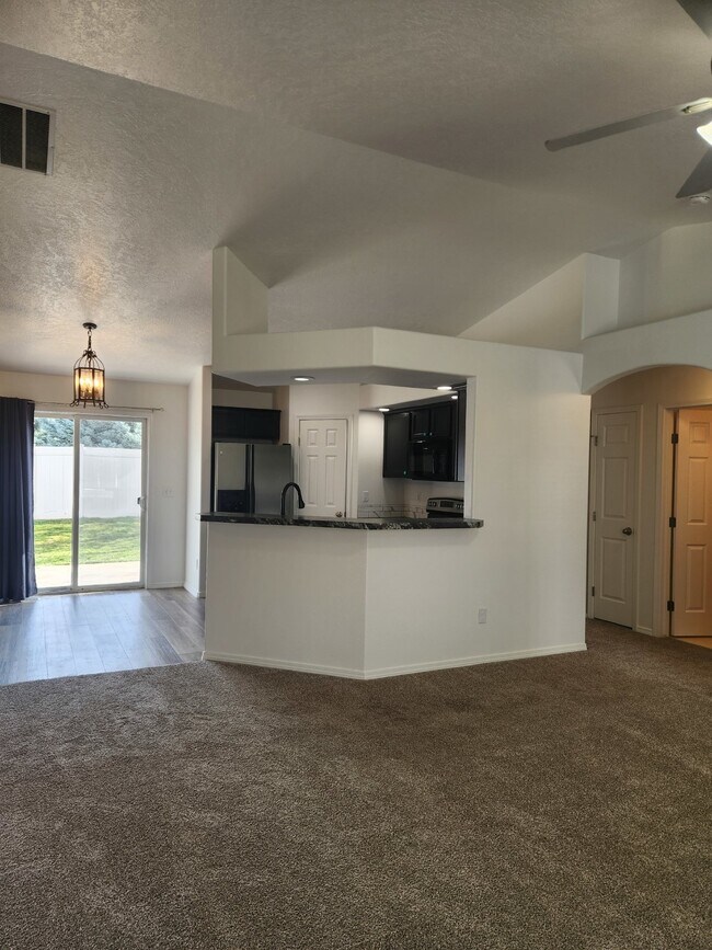 Building Photo - Charming 3 Bed, 2 Bath Kuna Home with 1129...