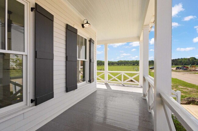 Foto del edificio - Luxury Townhome for Rent in Waterpointe | 3 Bed | 2.5 Bath | Private Courtyard