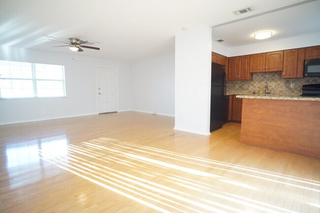 Foto del edificio - 807 Easterly Rd