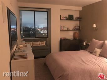 Foto del edificio - 1131 Alta Loma Rd