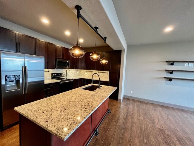 Photo - * Rare Find* Luxurious 3 Bedroom Modern-Rustic Townhome in Mountain Shadows
