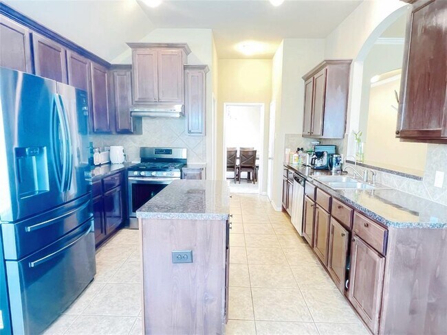 Building Photo - 2013 Water Trace Ct