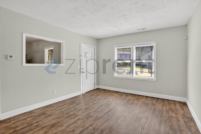 Building Photo - Unit 2