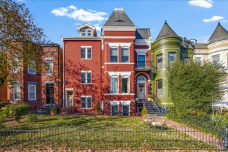 Building Photo - 1328 Maryland Ave NE