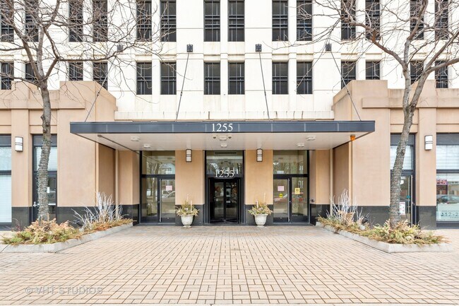 Foto del edificio - 1255 S State St