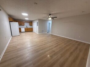 Building Photo - 135 Anzie Way