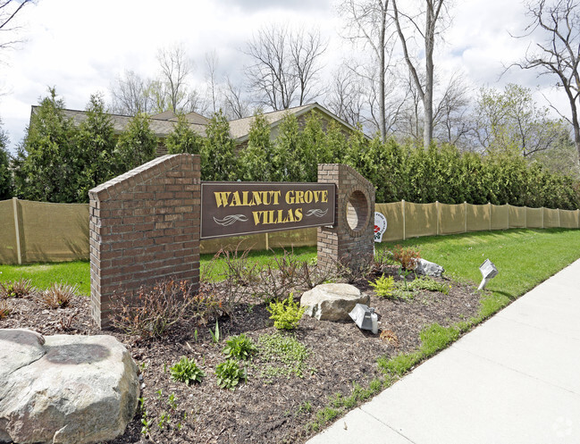 Building Photo - Walnut Grove Villas