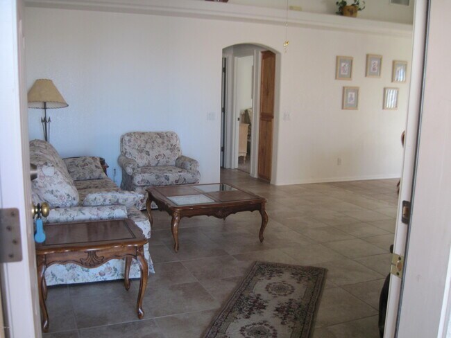 Building Photo - 3461 Iroquois Dr