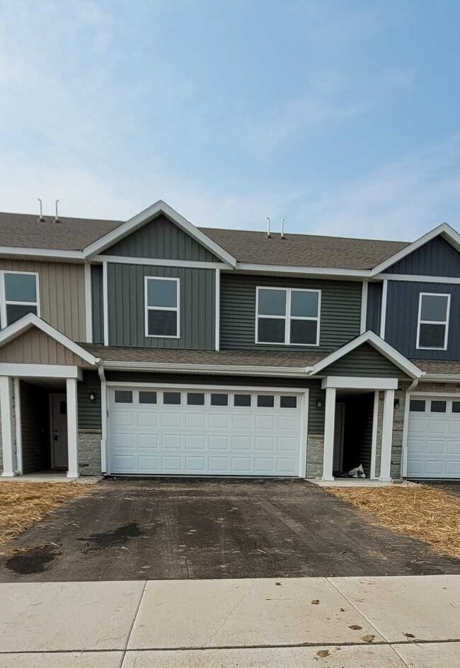 Building Photo - 1606 Eastside Cir